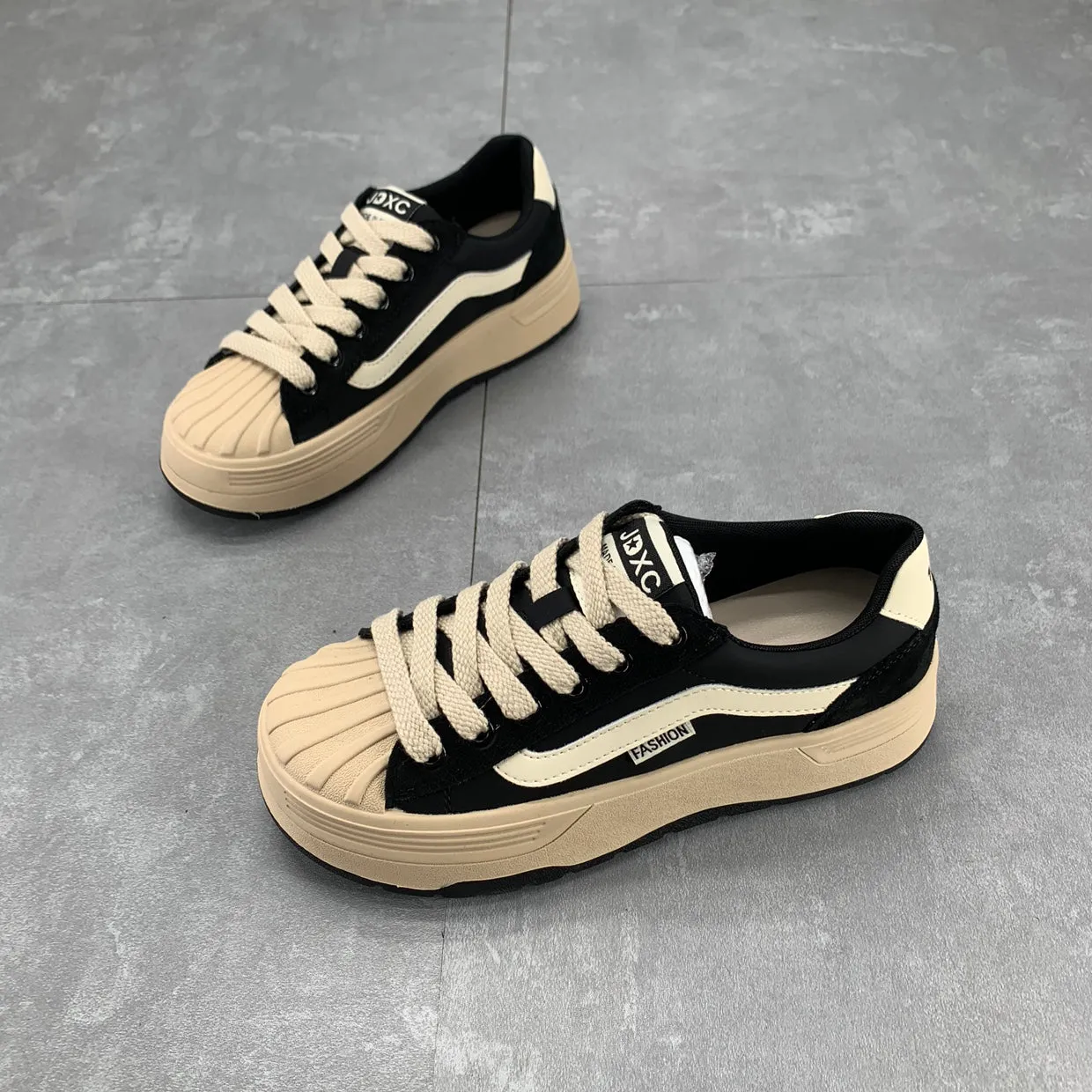 Retro Shell-toe Lace-Up Board Shoes